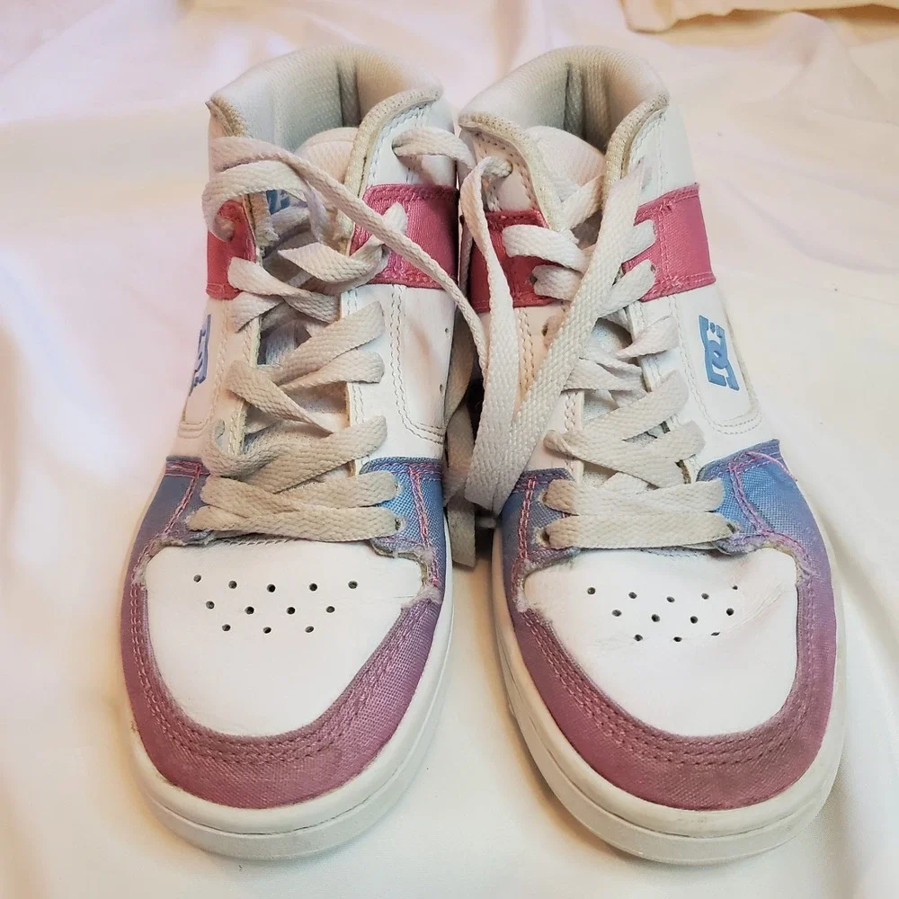 Woman's DC Manteca‎ Mid 4 Pink White Blue Size 5 High Top Sneakers